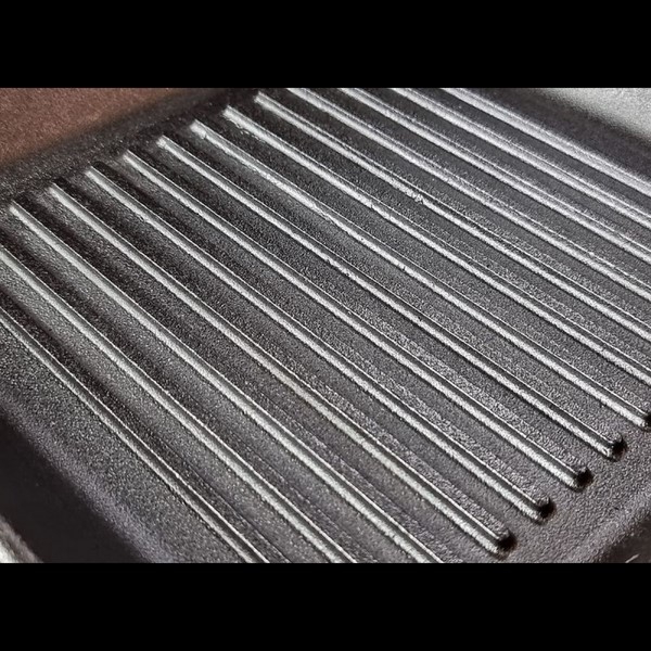 Litinová pánev čtvercová 28x28 cm - Litina | MAYSTERNYA