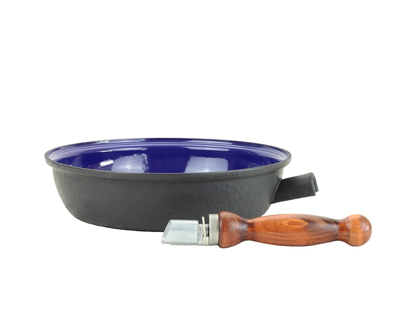 Smaltovaná panvica s odnímateľnou drevenou rukoväťou ø 24 cm – BSE | BELIS