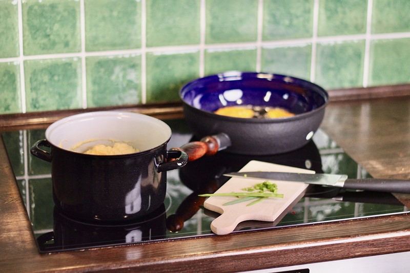 Smaltovaný rendlík ø 26 cm - 6.2 l - STANDARD černý | SFINX - 2 jakost