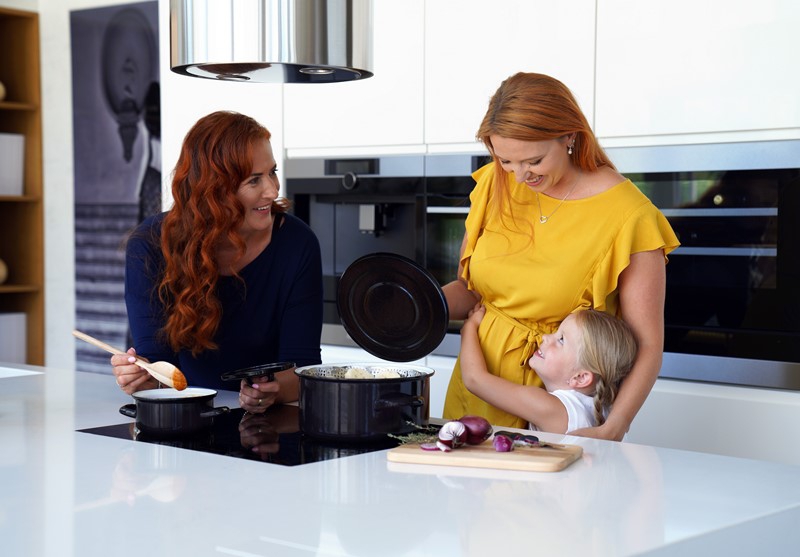 Smaltovaný hrnec ø 16 cm - 2 l - STANDARD černý | SFINX - 2 jakost