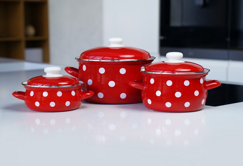 Smaltovaný rendlík s poklicí ø 16 cm - 1.4 l - PUNTÍK červený | BELIS