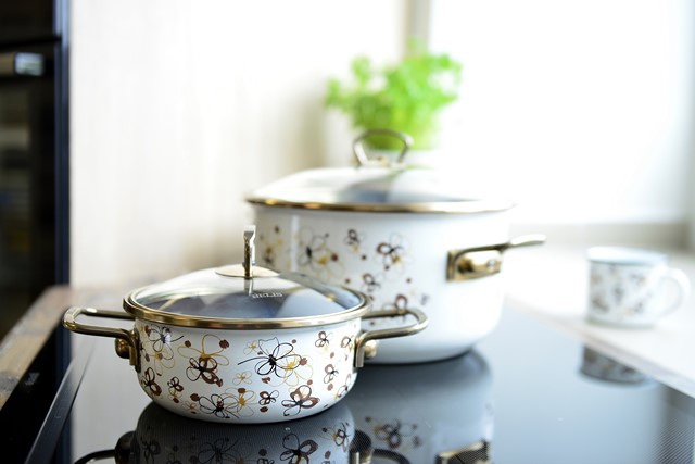 Smaltovaný rendlík se skleněnou poklicí ø 16 cm - 1.25 l - PREMIUM krémový | BELIS