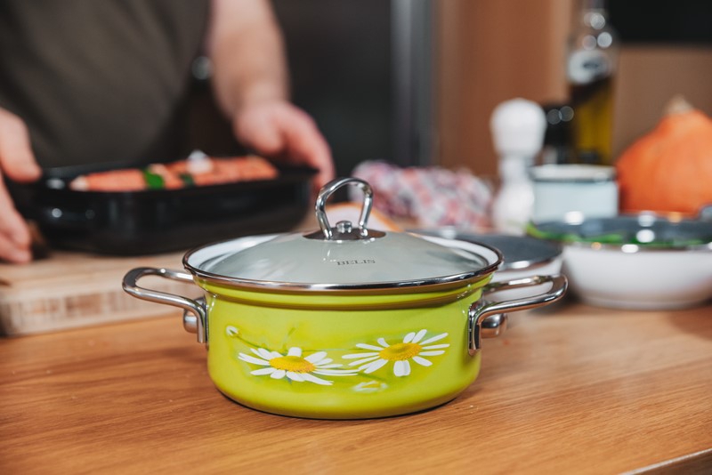 Smaltovaný rendlík s poklicí ø 16 cm - 1.4 l - DAISY | BELIS