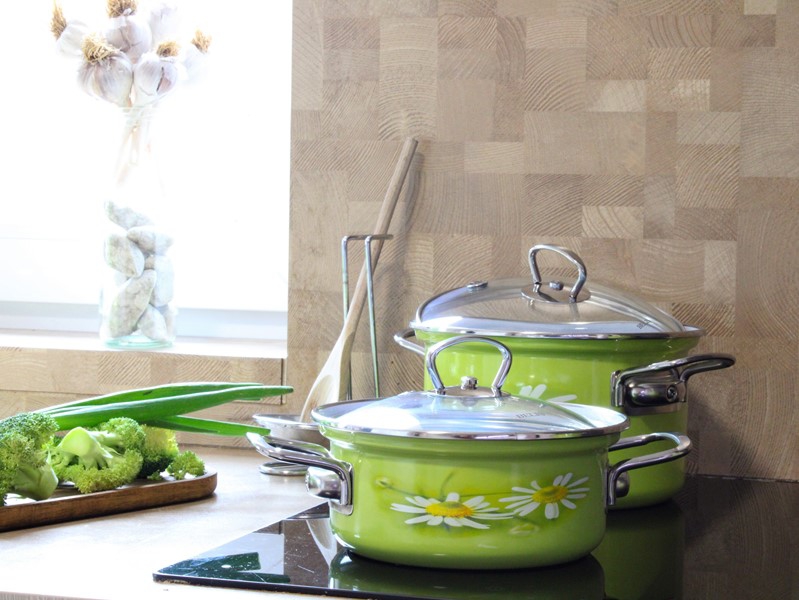 Smaltovaný hrnec s poklicí ø 20 cm - 3.6 l - DAISY | BELIS