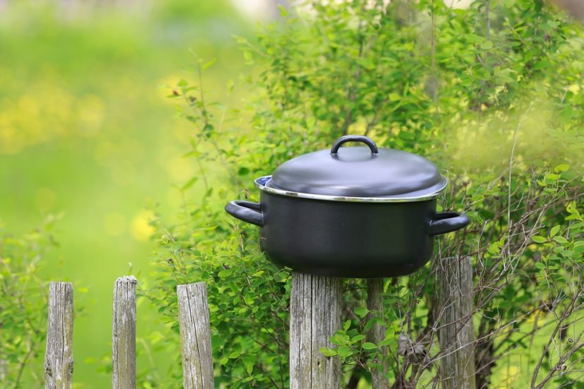 Smaltovaný hrniec s pokrievkou ø 16 cm – 1,5 l – LUX | BELIS