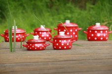 Smaltovaná pánev ø 26 cm červená PUNTÍK červený | BELIS - 2 jakost