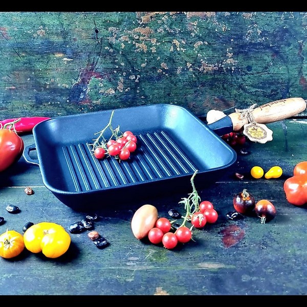 Litinová pánev čtvercová 28x28 cm - Litina | MAYSTERNYA