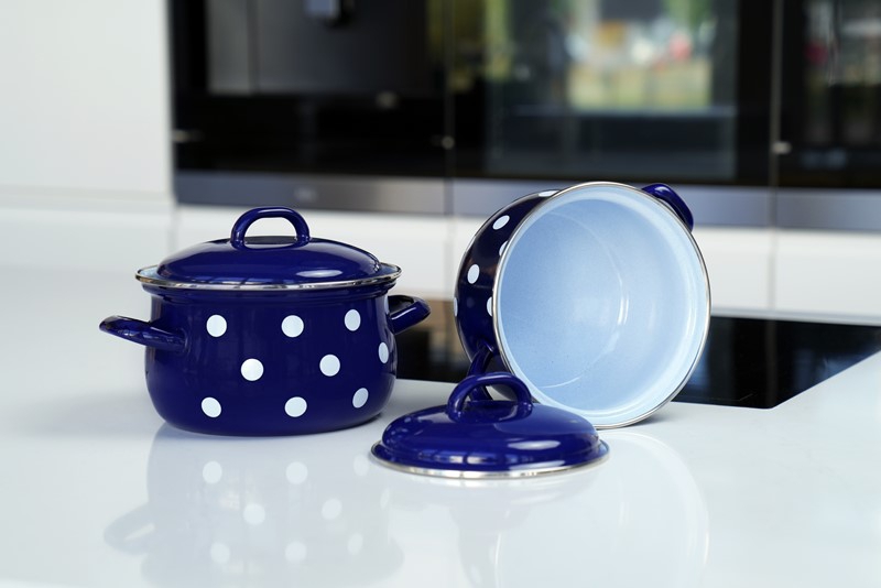 Smaltovaný hrnec s poklicí ø 18 cm - 2.6 l - PUNTÍK modrý | BELIS