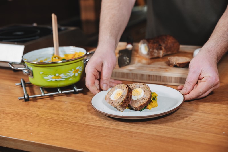 Smaltovaný rendlík s poklicí ø 24 cm - 4.5 l - DAISY | BELIS