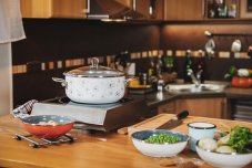 Smaltovaný rendlík se skleněnou poklicí ø 20 cm - 2.3 l - PREMIUM bílý | BELIS - 2 jakost