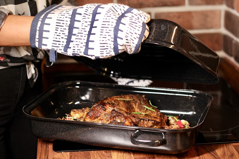 Smaltovaný dvoupekáč s žebrováním 40 cm ucha z boku - PEKÁČE | BELIS