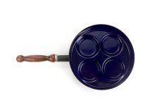Smaltovaný lívanečník s dřeveným držadlem BSE ø 24 cm - BSE | BELIS - 2 jakost