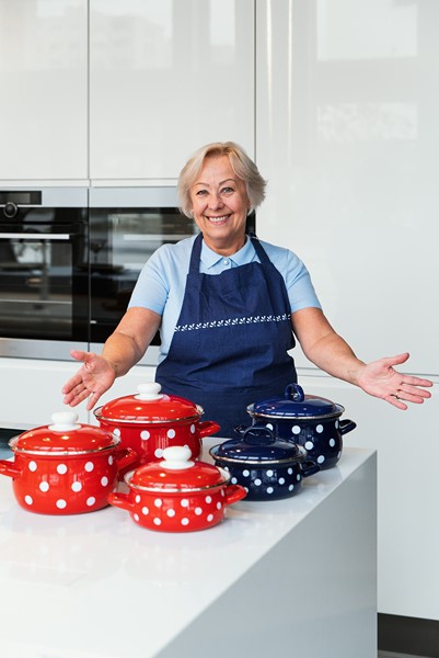 Smaltovaný vysoký hrnec s poklicí ø 24 cm - 8 l - PUNTÍK červený | BELIS