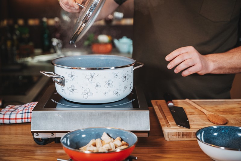 Smaltovaný rendlík se skleněnou poklicí ø 20 cm - 2.3 l - PREMIUM bílý | BELIS